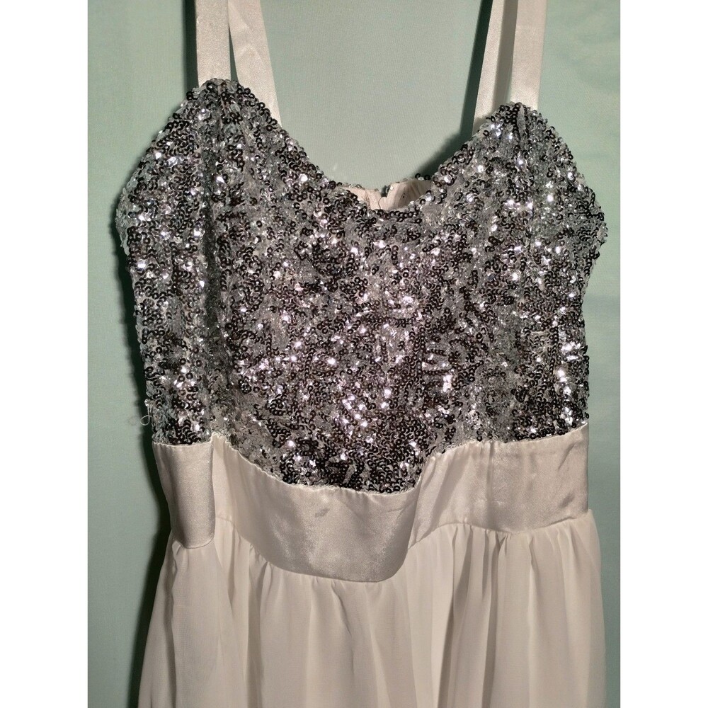 Dress - Picture 3 of 5